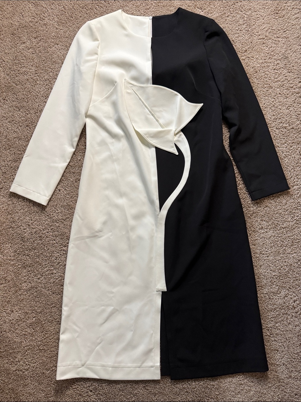 Two-Tone Black and Cream Long-Sleeve Sheath Dress with Sculpted Detail